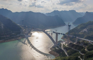 China's bridge construction picks up speed