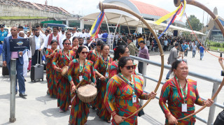 Over 200 Bangladeshi tourists welcomed with Panche Baza