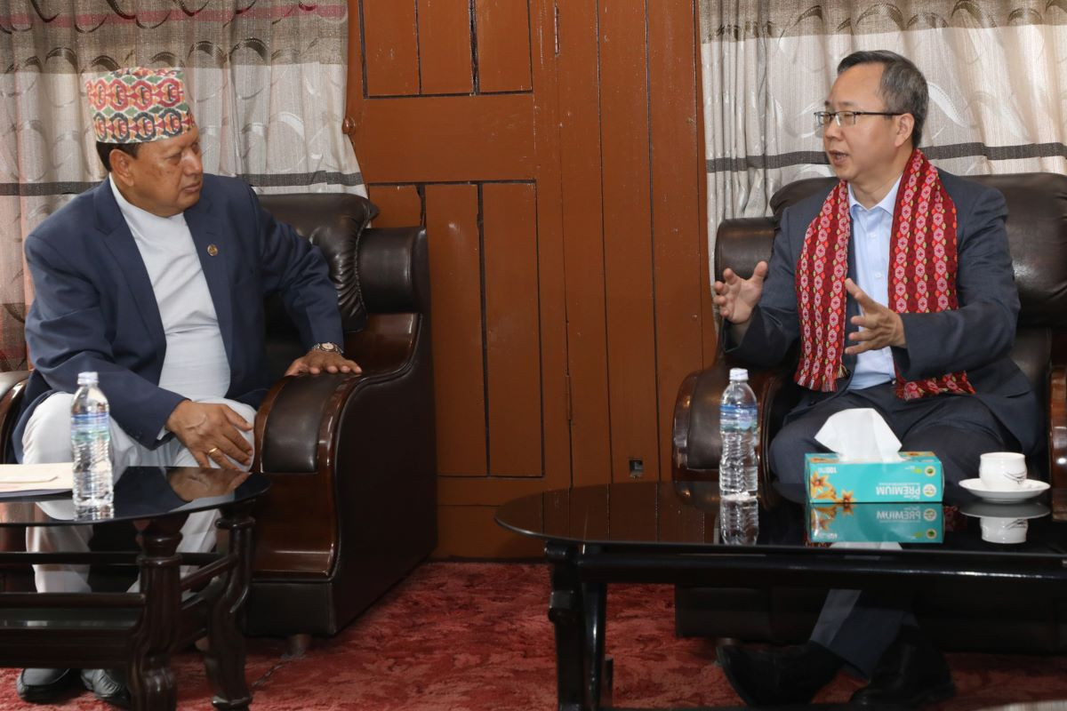 Chinese ambassador and Health Minister hold meeting