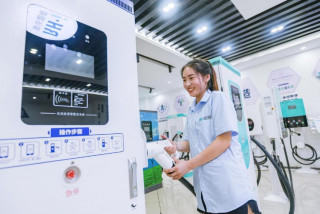 China promotes integrated development of vehicles, energy, roads, cloud