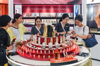Vibrant holiday activities highlight resilience of Chinese economy