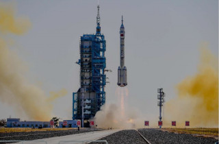 Shenzhou-17 manned spaceship successfully launched