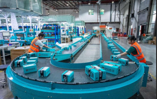 China's logistics sector injects new vigor into world economy