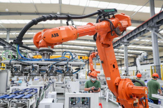 Shanghai makes great strides in intelligent robot industry