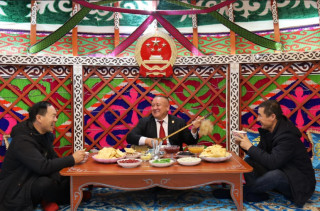 "Mobile courts" bring convenience to herders in Xinjiang