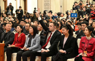 "Two sessions" offers window for international community to understand China