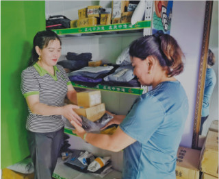 Villages in Xinjiang's Kashgar enjoy free shipping services thanks to improved logistics network