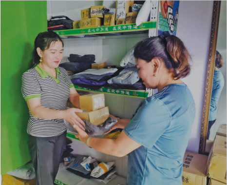 Villages in Xinjiang's Kashgar enjoy free shipping services thanks to improved logistics network