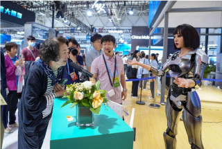 Chinese providers of AI-driven large models reduce prices for better AI development