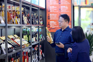 Imported commodities see surging sales during China's mid-year online shopping spree