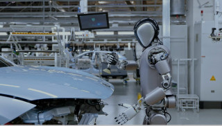 Chinese humanoid robots enter factory for on-site training