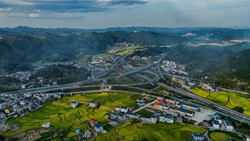 Zoom into China's integrated urban-rural development via rural road infrastructure