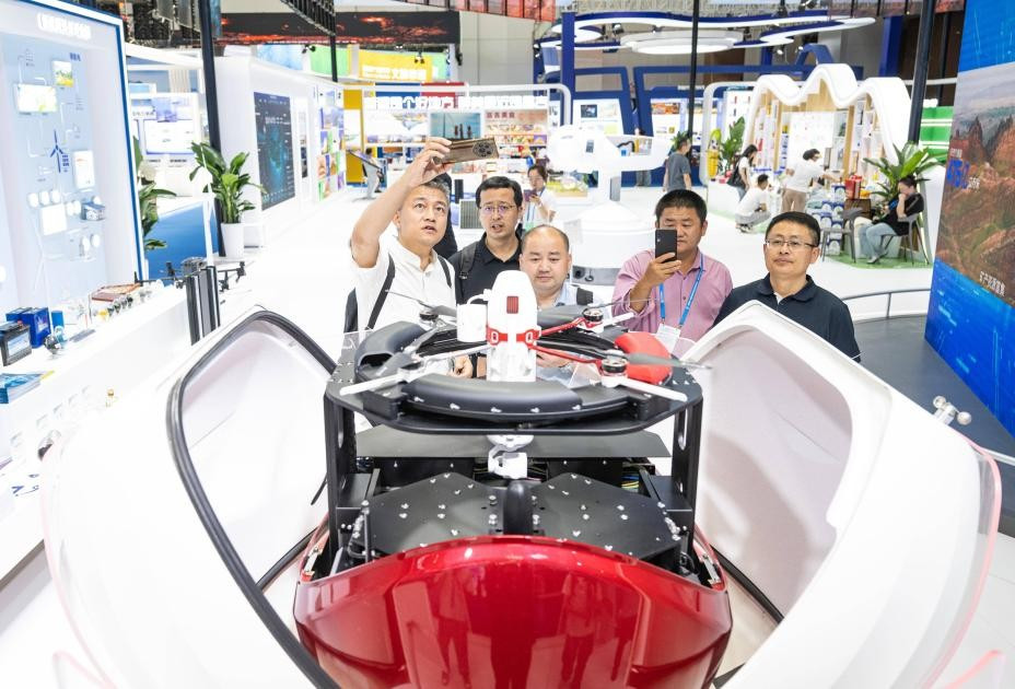 International observers applaud resilience and momentum of China's economy in H1 2025