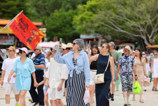 Hainan's instant tax refund wins over foreign tourists