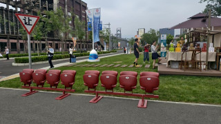 Seats for V-day celebration finds new homes across Beijing