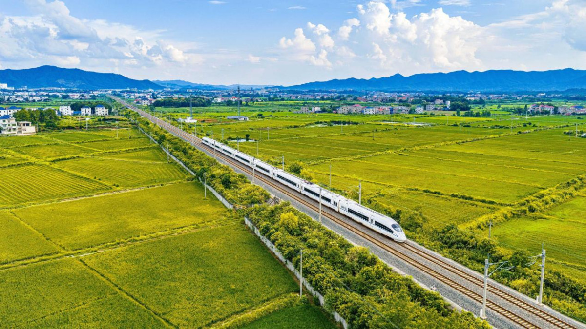 Five decades of electrification: China's railways at the forefront of the smart era