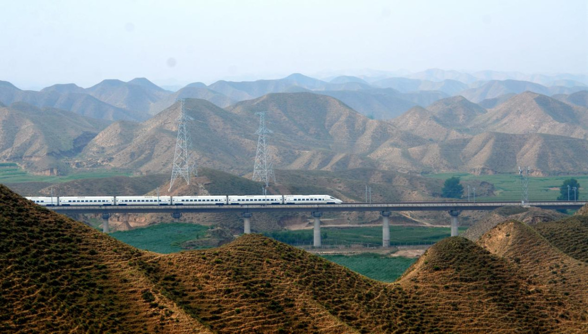 FOREIGN1760663437112X6WXWS0PX5.jpg