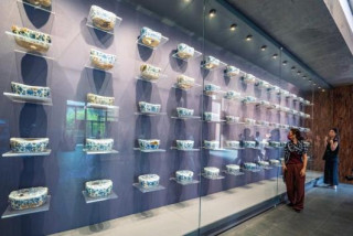 Digital technology revitalizes Jingdezhen's ancient porcelain tradition