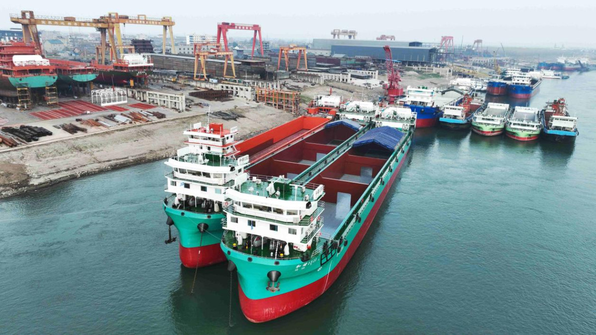 Hubei's inland shipping industry strives for green, smart development