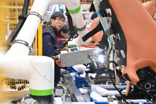Chongqing's 'digital roads' serve as training grounds for smarter vehicles